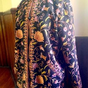 Exquisitely embroidered button up tunic / jacket size Sm-Med